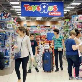Toys ‘R’ Us Files for Bankruptcy, but Keeps Stores Open